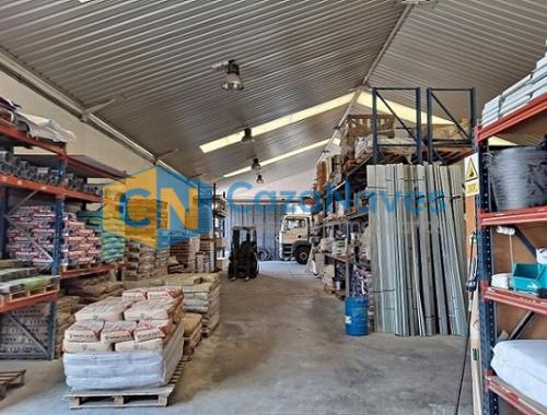 VENTA DE NAVE EN CALLE PRINCIPAL
