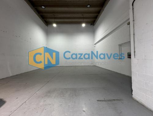 NAVE EN ALQUILER O VENTA EN RECINTO CERRADO Y VIGILADO 24 H.