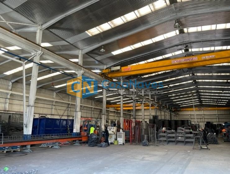 NAVE EN VENTA Y ALQUILER CON PUENTE GRÚA EN PINTO