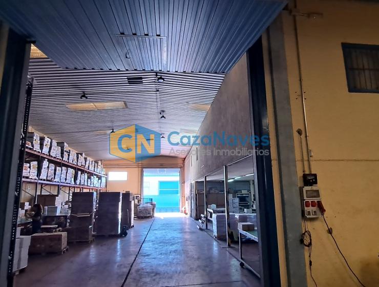 VENTA DE NAVE INDUSTRIAL CON UN MUELLE DE CARGA