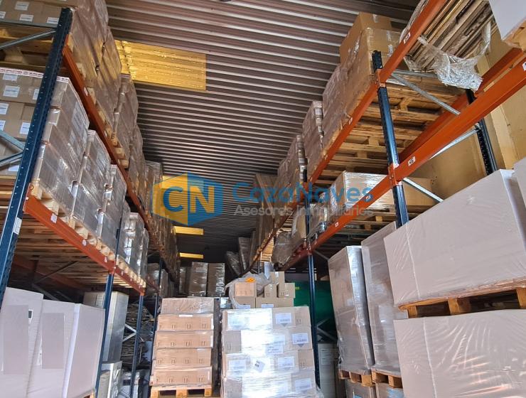 VENTA DE NAVE INDUSTRIAL CON UN MUELLE DE CARGA