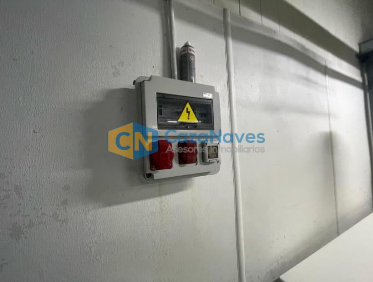 NAVE REFRIGERADA EN VENTA