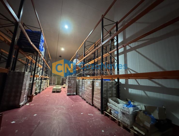 NAVE EN VENTA CON CÁMARAS FRÍFGORIFICAS EN LEGANÉS
