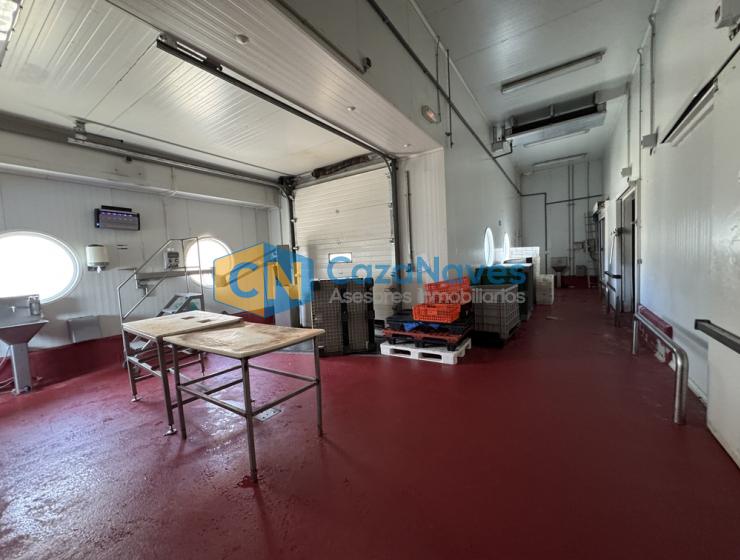NAVE EN VENTA CON CÁMARAS FRÍFGORIFICAS EN LEGANÉS