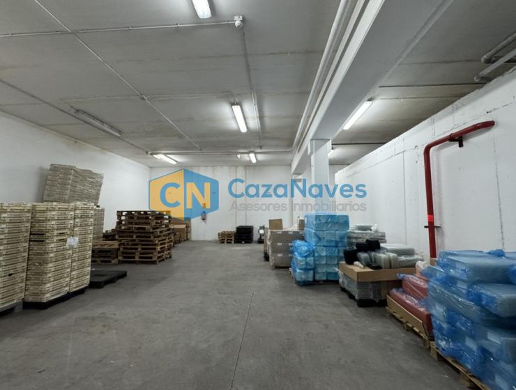 NAVE EN VENTA CON CÁMARAS FRÍFGORIFICAS EN LEGANÉS