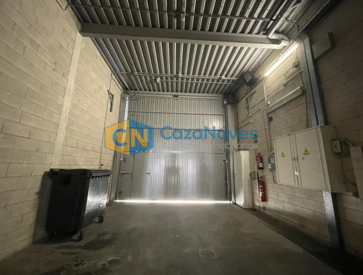 NAVE EN VENTA CON CÁMARAS FRIGORÍFICAS EN COSLADA