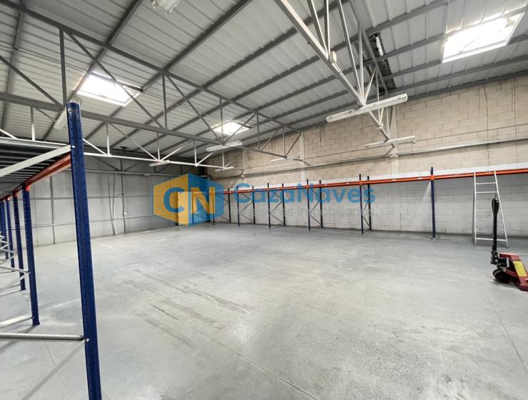 NAVE EN VENTA CON CÁMARAS FRIGORÍFICAS EN COSLADA