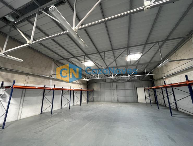 NAVE EN VENTA CON CÁMARAS FRIGORÍFICAS EN COSLADA