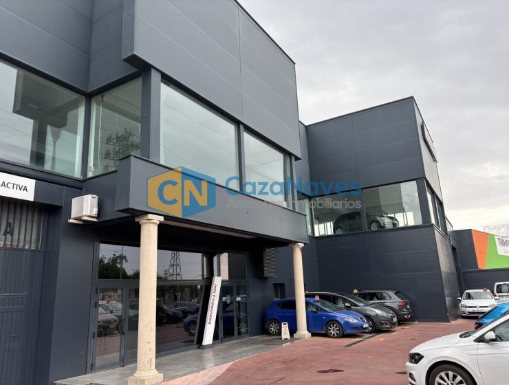 NAVE COMERCIAL EN VENTA 