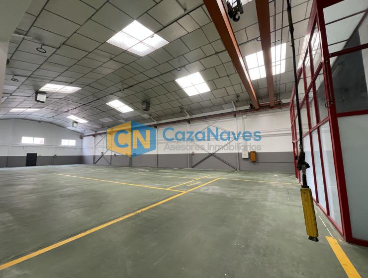 NAVE INDUSTRIAL CON 2 PUENTE GRÚA