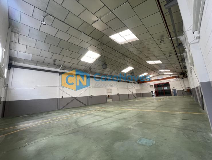 NAVE INDUSTRIAL CON 2 PUENTE GRÚA
