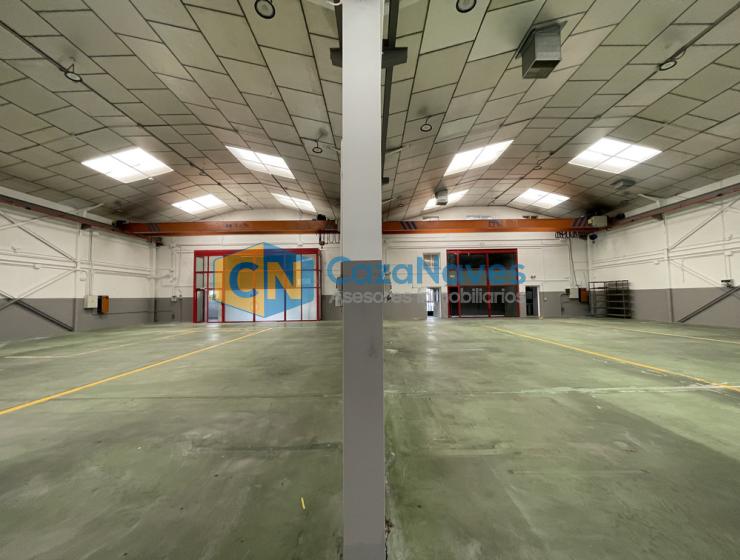 NAVE INDUSTRIAL CON 2 PUENTE GRÚA