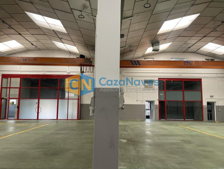 NAVE INDUSTRIAL CON 2 PUENTE GRÚA