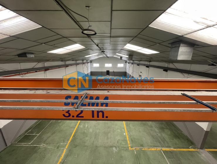NAVE INDUSTRIAL CON 2 PUENTE GRÚA