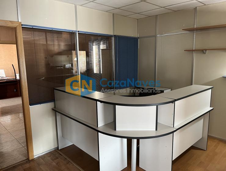 VENTA DE NAVE INDUSTRIAL CON UN MUELLE DE CARGA