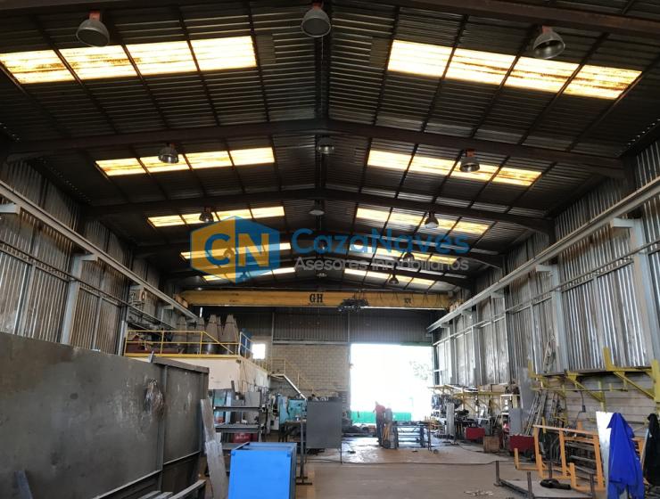VENTA DE NAVE CON 2 PUENTES GRÚA