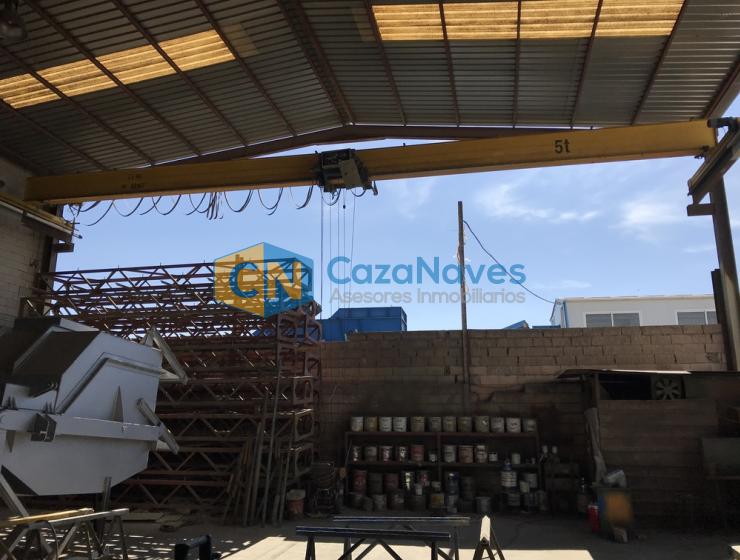 VENTA DE NAVE CON 2 PUENTES GRÚA