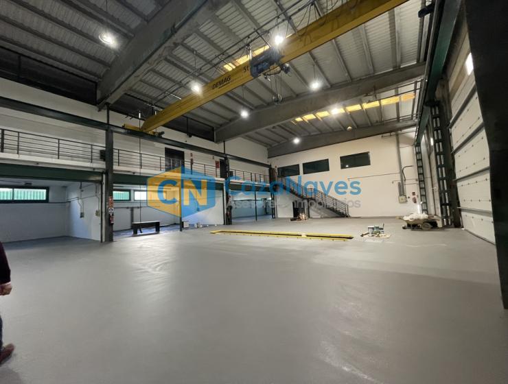 NAVE EN VENTA O ALQUILER CON MUCHA PARCELA