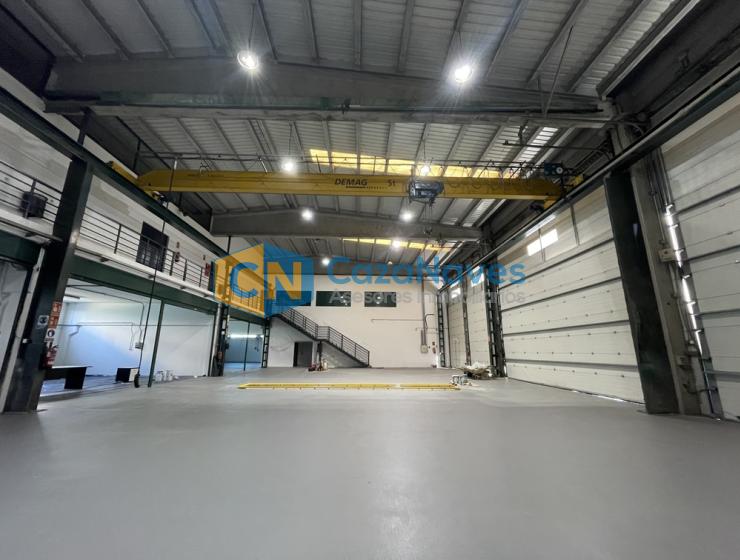 NAVE EN VENTA O ALQUILER CON MUCHA PARCELA