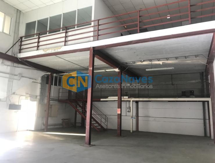 NAVE CON BUENAS OFICINAS