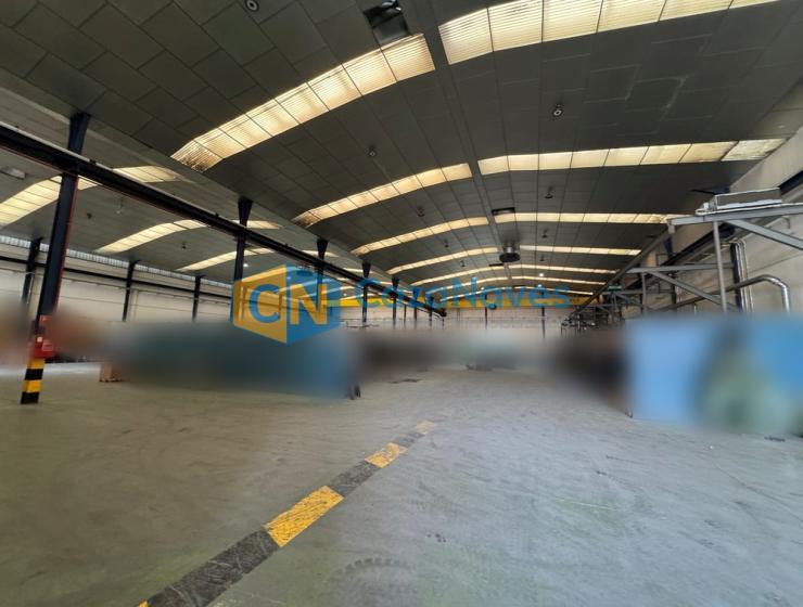 NAVE EN ALQUILER CON 2 PUENTE GRÚA