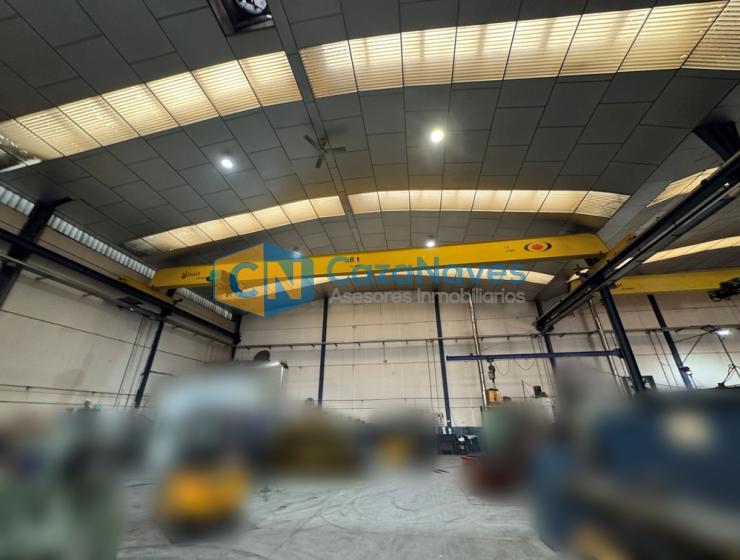 NAVE EN ALQUILER CON 2 PUENTE GRÚA