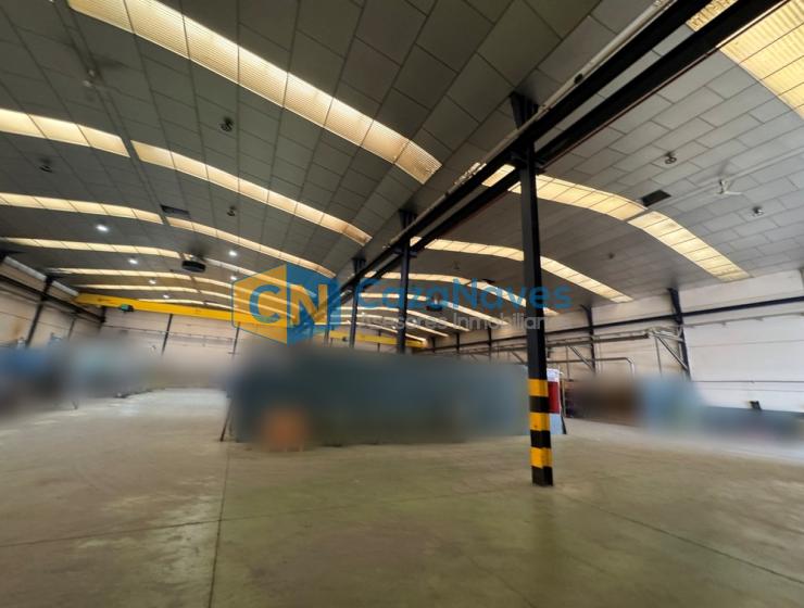 NAVE EN ALQUILER CON 2 PUENTE GRÚA