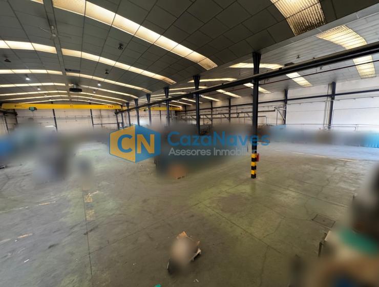 NAVE EN ALQUILER CON 2 PUENTE GRÚA