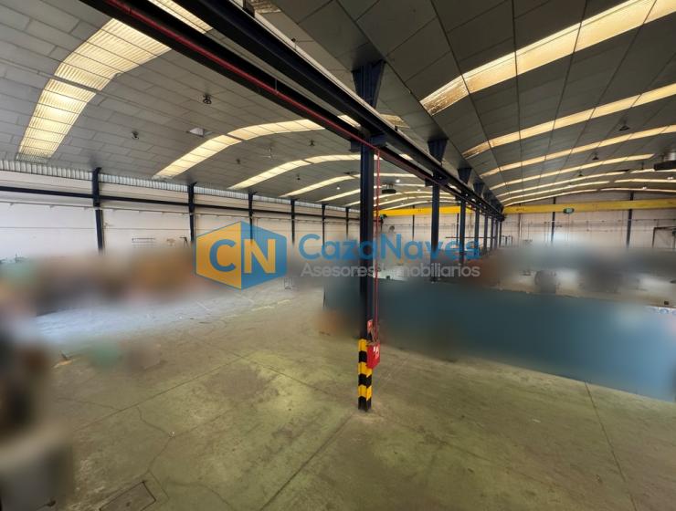 NAVE EN ALQUILER CON 2 PUENTE GRÚA
