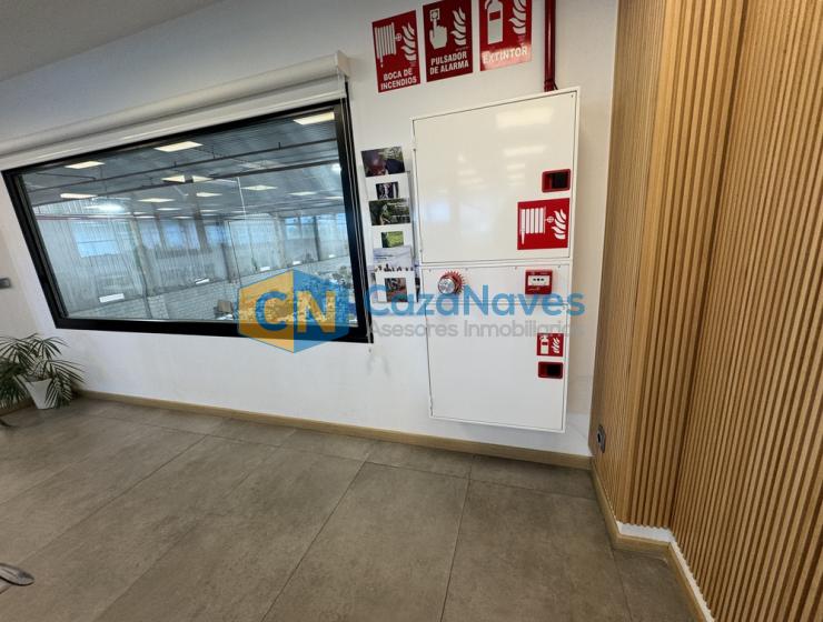 NAVE EN ALQUILER CON MUELLES DE CARGA EN LEGANÉS