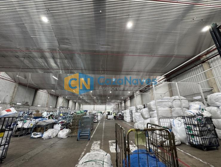 NAVE EN ALQUILER CON MUELLES DE CARGA EN LEGANÉS