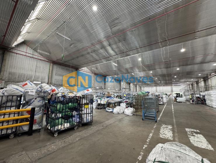 NAVE EN ALQUILER CON MUELLES DE CARGA EN LEGANÉS