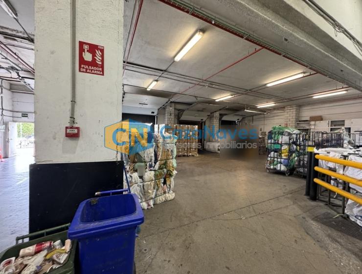 NAVE EN ALQUILER CON MUELLES DE CARGA EN LEGANÉS