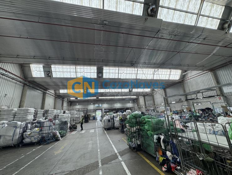 NAVE EN ALQUILER CON MUELLES DE CARGA EN LEGANÉS