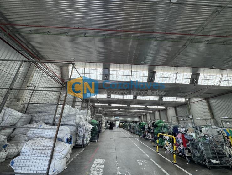NAVE EN ALQUILER CON MUELLES DE CARGA EN LEGANÉS