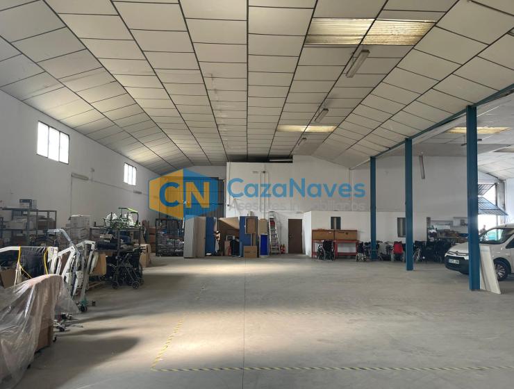 VENTA DE DOS NAVES UNIDAS