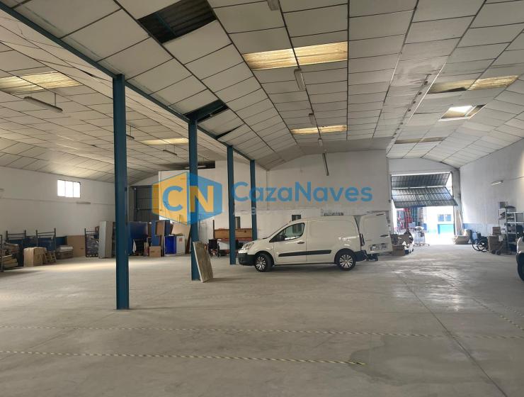 VENTA DE DOS NAVES UNIDAS