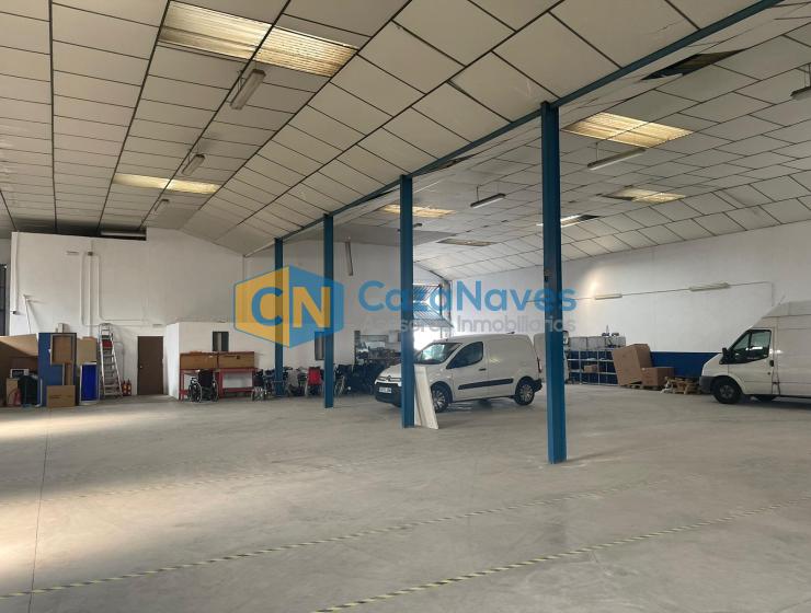 VENTA DE DOS NAVES UNIDAS