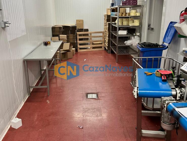 NAVE REFRIGERADA EN VENTA